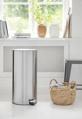 Como 30 Ltr Pedal Bin