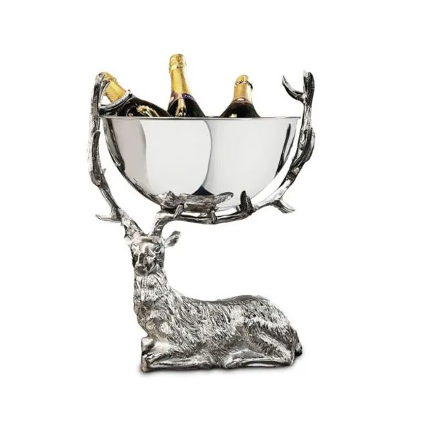 Liten Vinkylare På Vilande Hjort